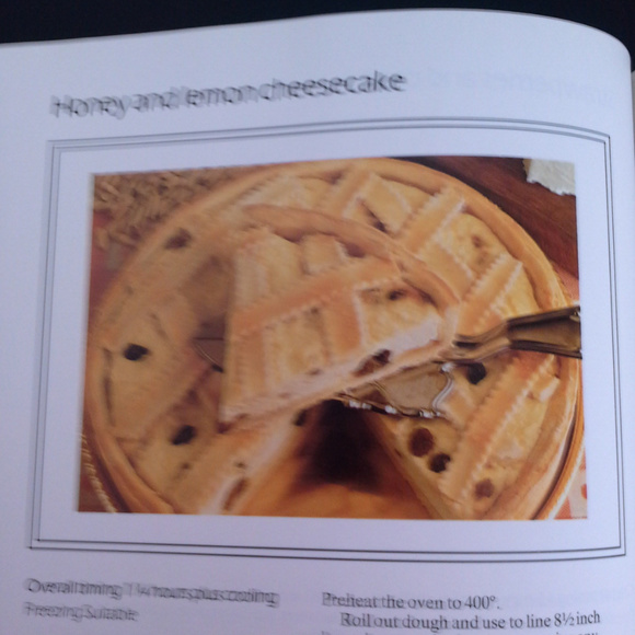 The Cook's Color Treasury Norma MacMillan Cookbook - Picture 8 of 8
